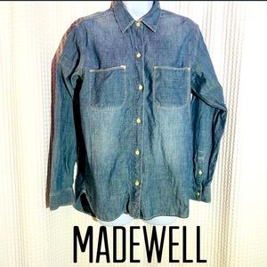 Madewell women blue chambray top button front long sleeve 2 front pocket Sz S